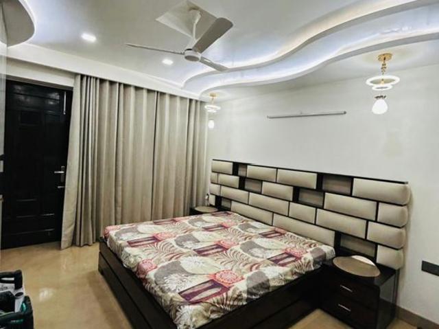 Flat for rent in DLF 5, Gurugram