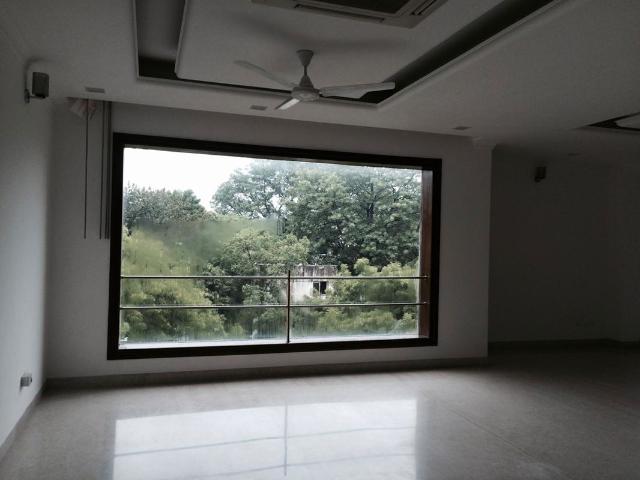 Property for rent in Deri