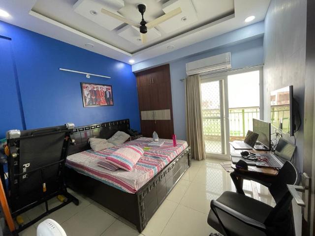 Flat for rent in Grand Ajnara Heritage, Noida