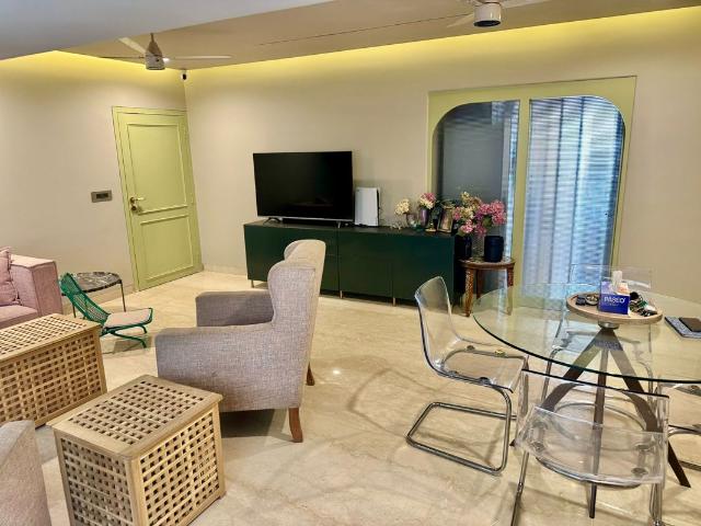 Flat for rent in Khar, Mumbai