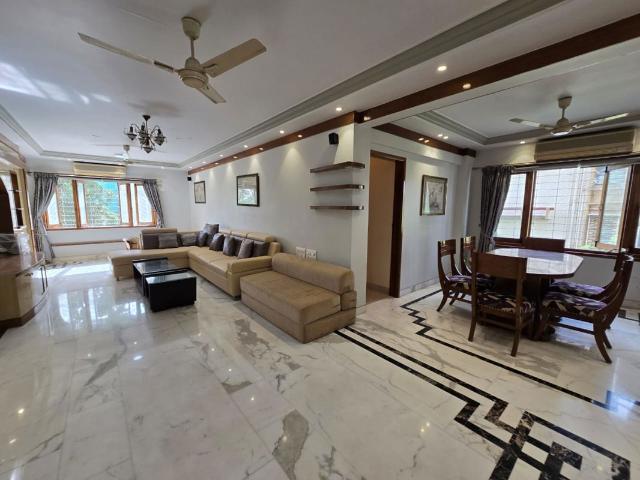 Flat for rent in Khar, Mumbai
