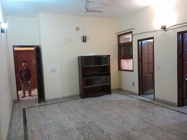 House for rent in Sector 71, Noida