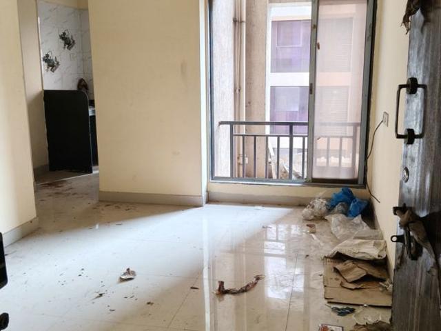 Flat for rent in Naupada, Thane