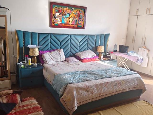 House for rent in Sector 61, Noida