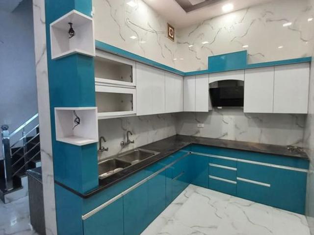 Property for rent in Deri