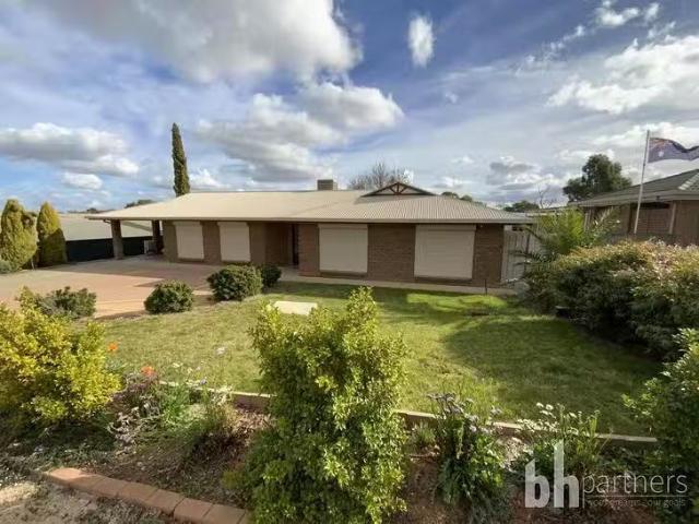 House for rent in Broughton, Victoria