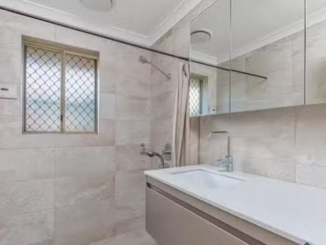 House for rent in Seville Grove, Western Australia
