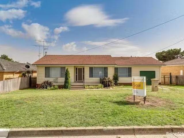 House for rent in Brisbane Grove, New South Wales