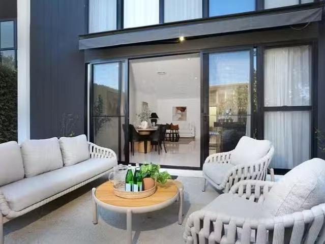 House for rent in Benowa, Gold Coast City