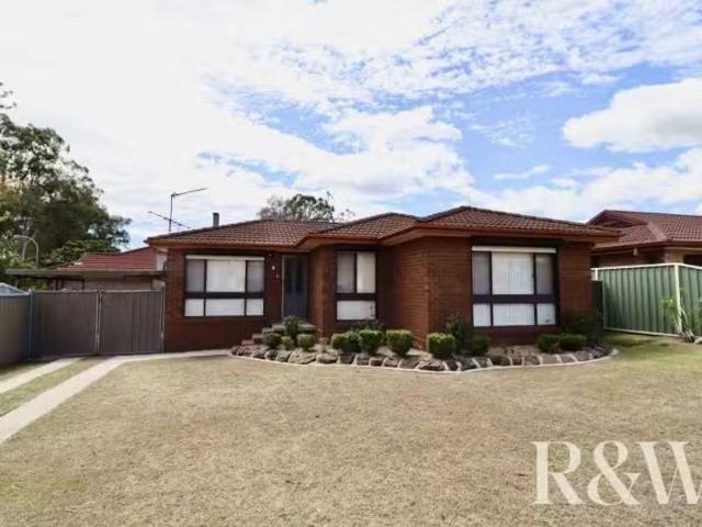 House for rent in St Clair, Sydney