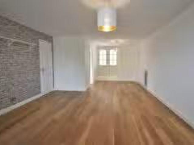 Apartment for rent in Hart, Hampshire
