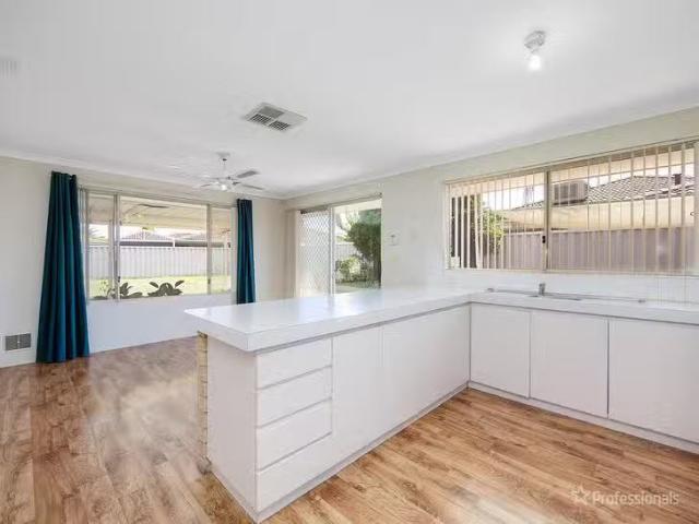 House for rent in Ballajura, Western Australia