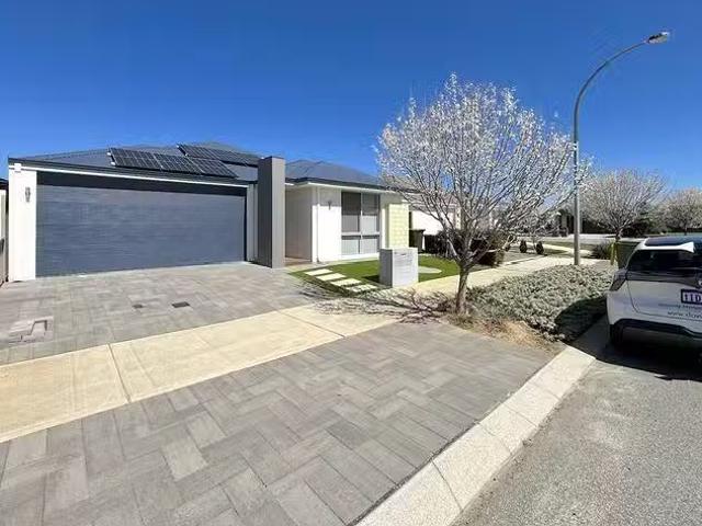 House for rent in Forrestfield, Western Australia