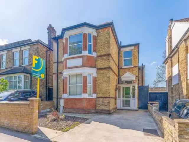 House for rent in London Borough of Croydon, Greater London