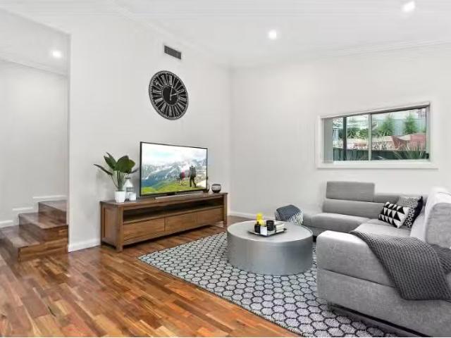 House for rent in Wollongong West, New South Wales
