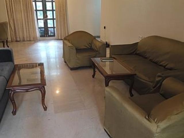 Flat for rent in Dadar West, Mumbai City District