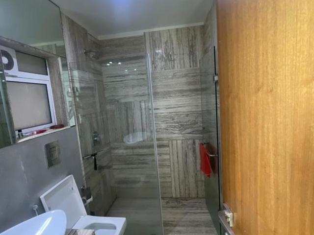 Flat for rent in Khar, Mumbai