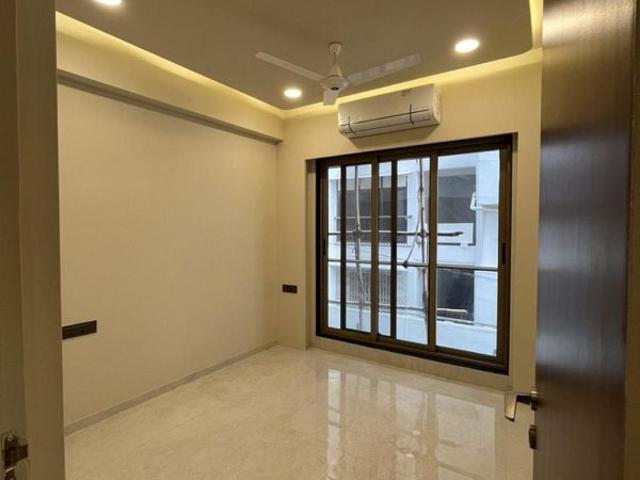 Flat for rent in Khar, Mumbai