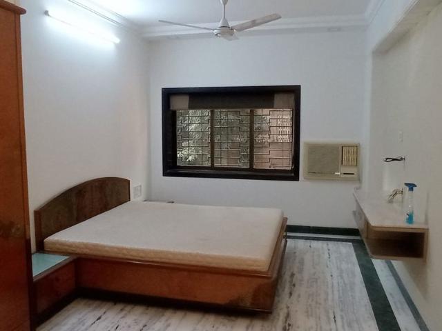 Flat for rent in Khar, Mumbai
