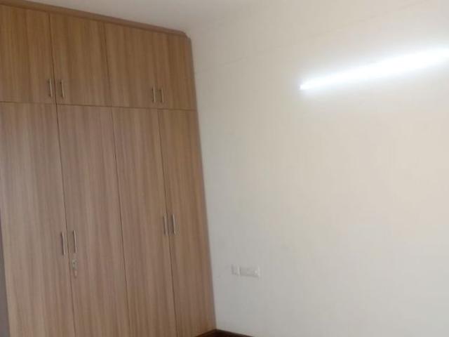 Flat for rent in Sector 9A, Gurugram