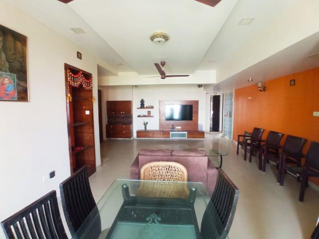 Flat for rent in Lodha Luxaria, Thane