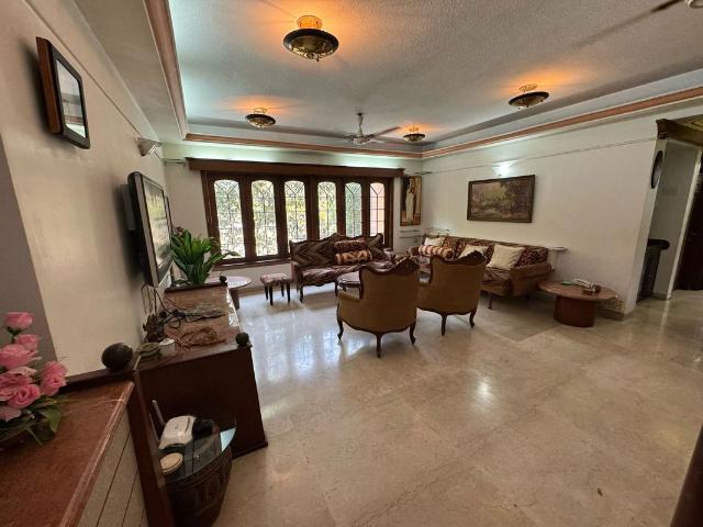 Flat for rent in Khar, Mumbai