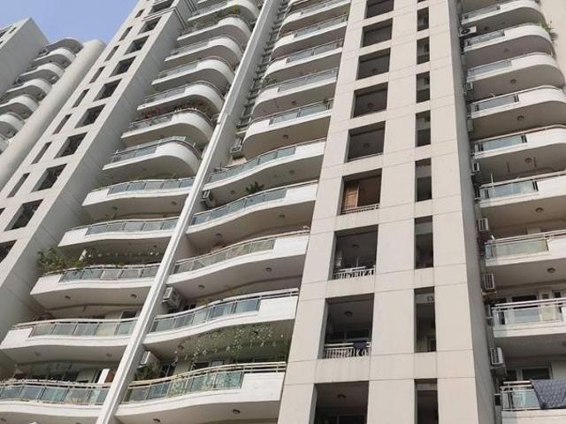Flat for rent in DLF 5, Gurugram