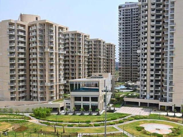 Flat for rent in DLF 5, Gurugram