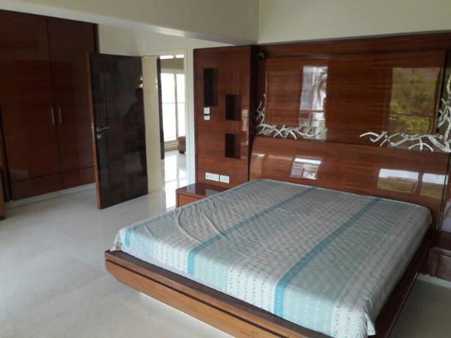 Flat for rent in Khar, Mumbai