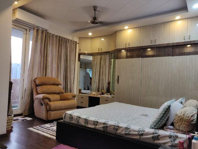 Flat for rent in Barola, Noida