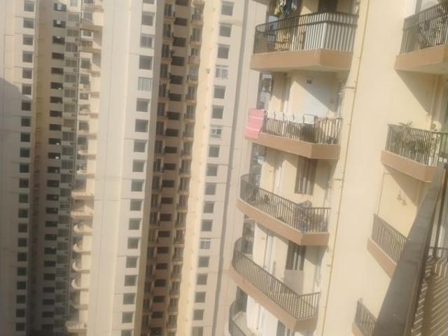 Flat for rent in Barola, Noida