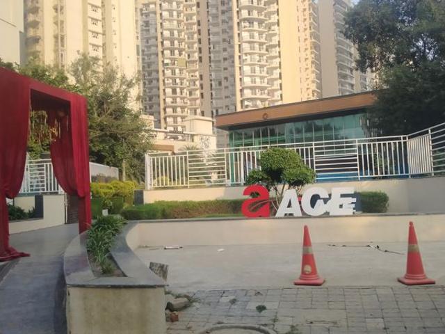 Flat for rent in Barola, Noida