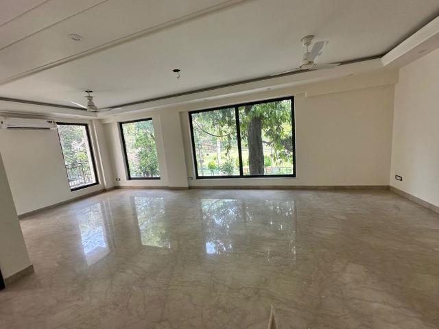 Flat for rent in Deri