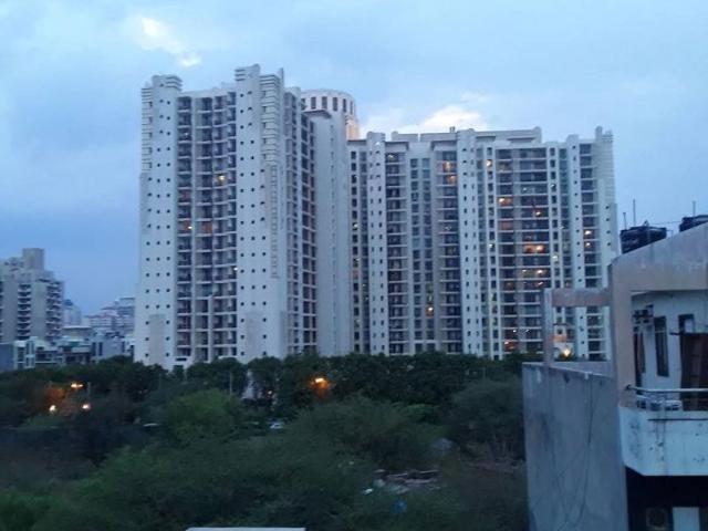 Flat for rent in DLF 5, Gurugram