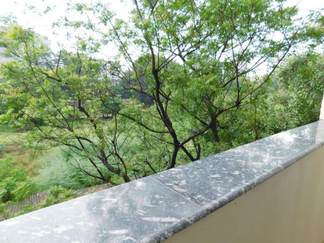 Property for rent in Deri