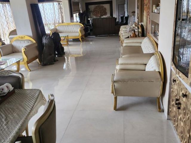 Flat for rent in Colaba, Mumbai City District