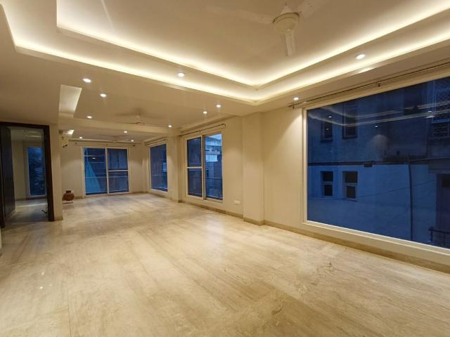 Property for rent in Deri