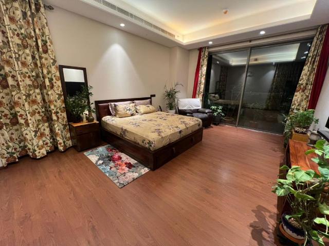Flat for rent in Garhi, Noida