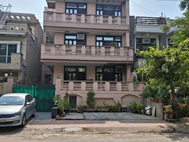 House for rent in Vasant Vihar, Delhi