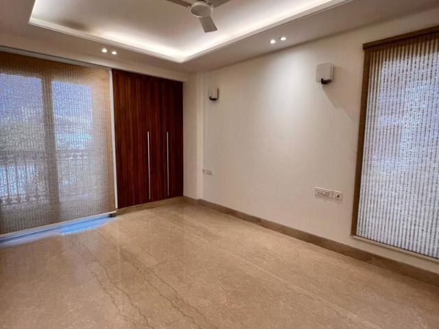Villa for rent in Deri
