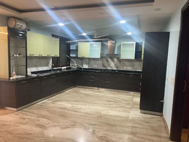 Villa for rent in Deri