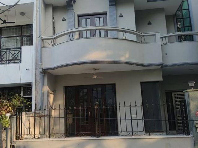 Villa for rent in MGF Villas, Gurugram