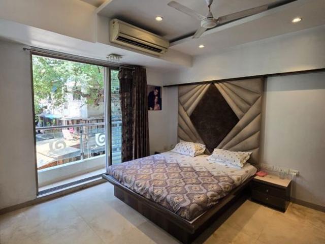 Flat for rent in Santacruz West, Mumbai