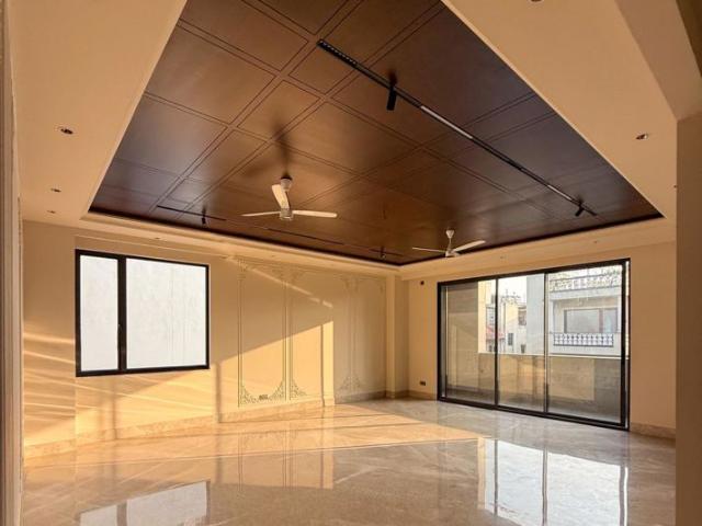 Flat for rent in Deri