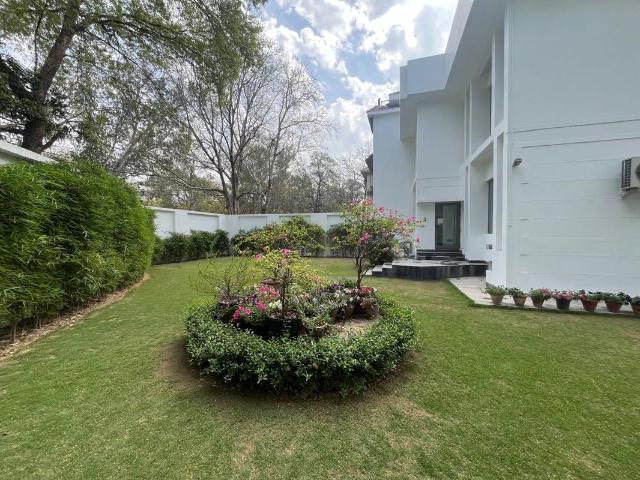 Villa for rent in New Friends Colony, Delhi