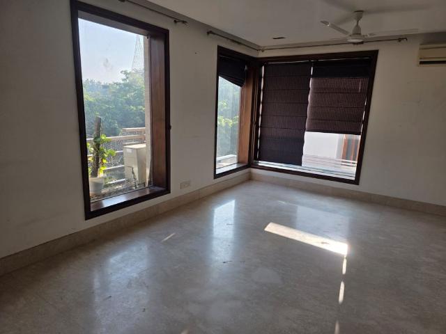 Property for rent in Deri