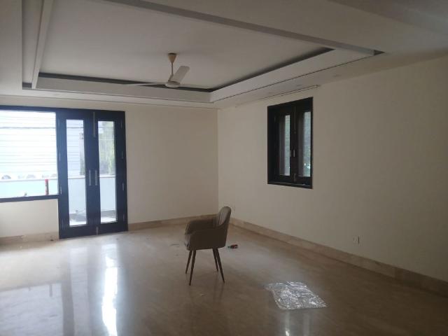 Property for rent in Deri