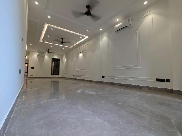 Flat for rent in South Delhi, Deri