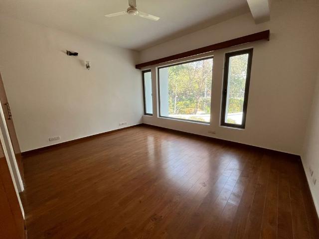 Villa for rent in South East Delhi, Delhi