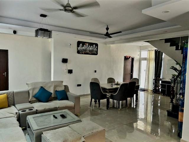 Flat for rent in Noida, Gautam Buddha Nagar